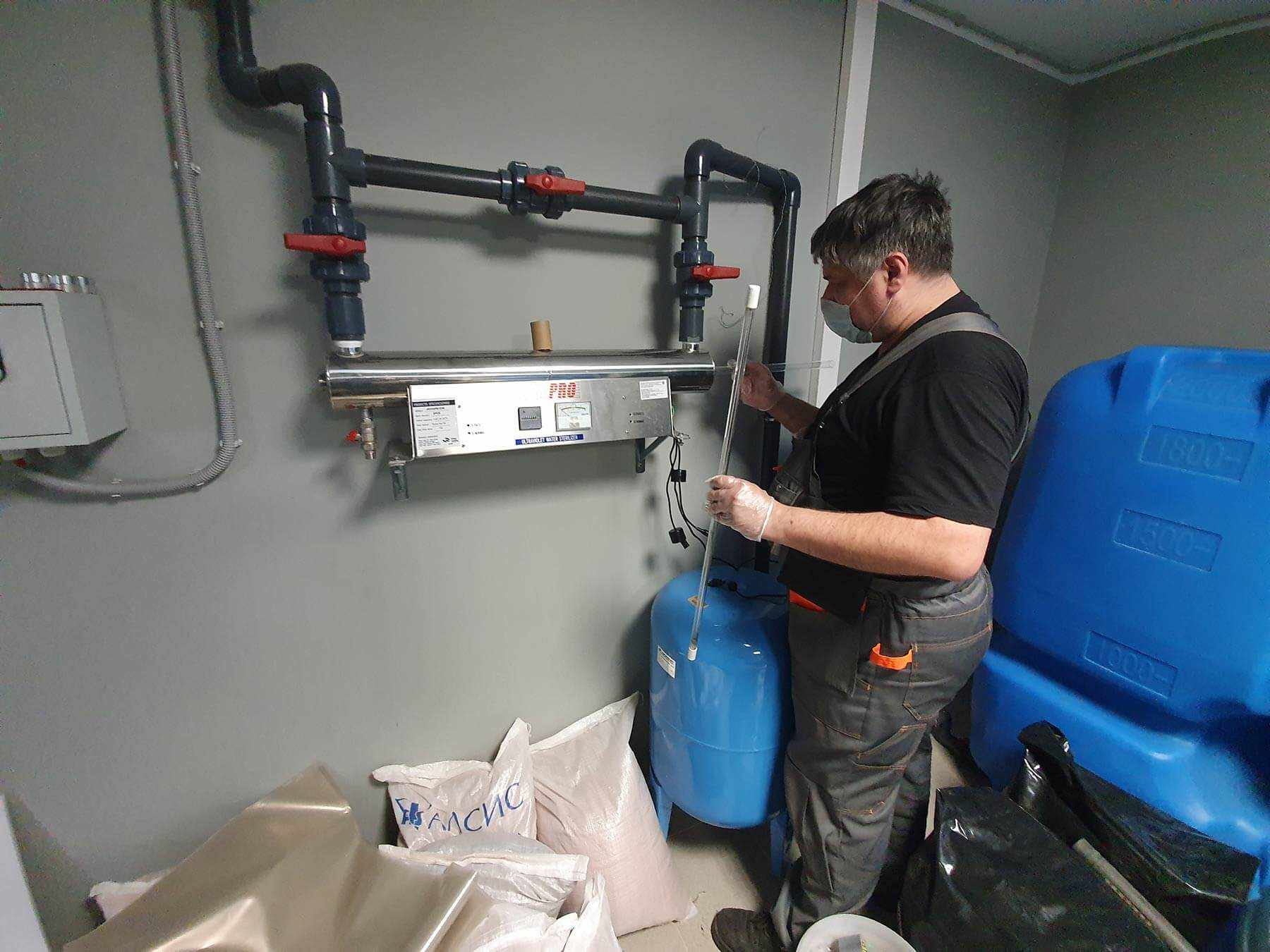 Обслуживание водоподготовки. Сервисное обслуживание систем очистки воды. Сервисное обслуживание скважины. Fdxs35f обслуживание очистка. Ремонт обслуживание систем водоочистки.